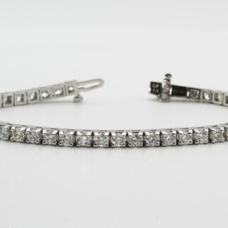gold and silver link bracelet
